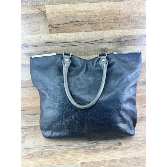 Kenneth Cole New York contemporary carry all expandable tote black leath… - Picture 3 of 10